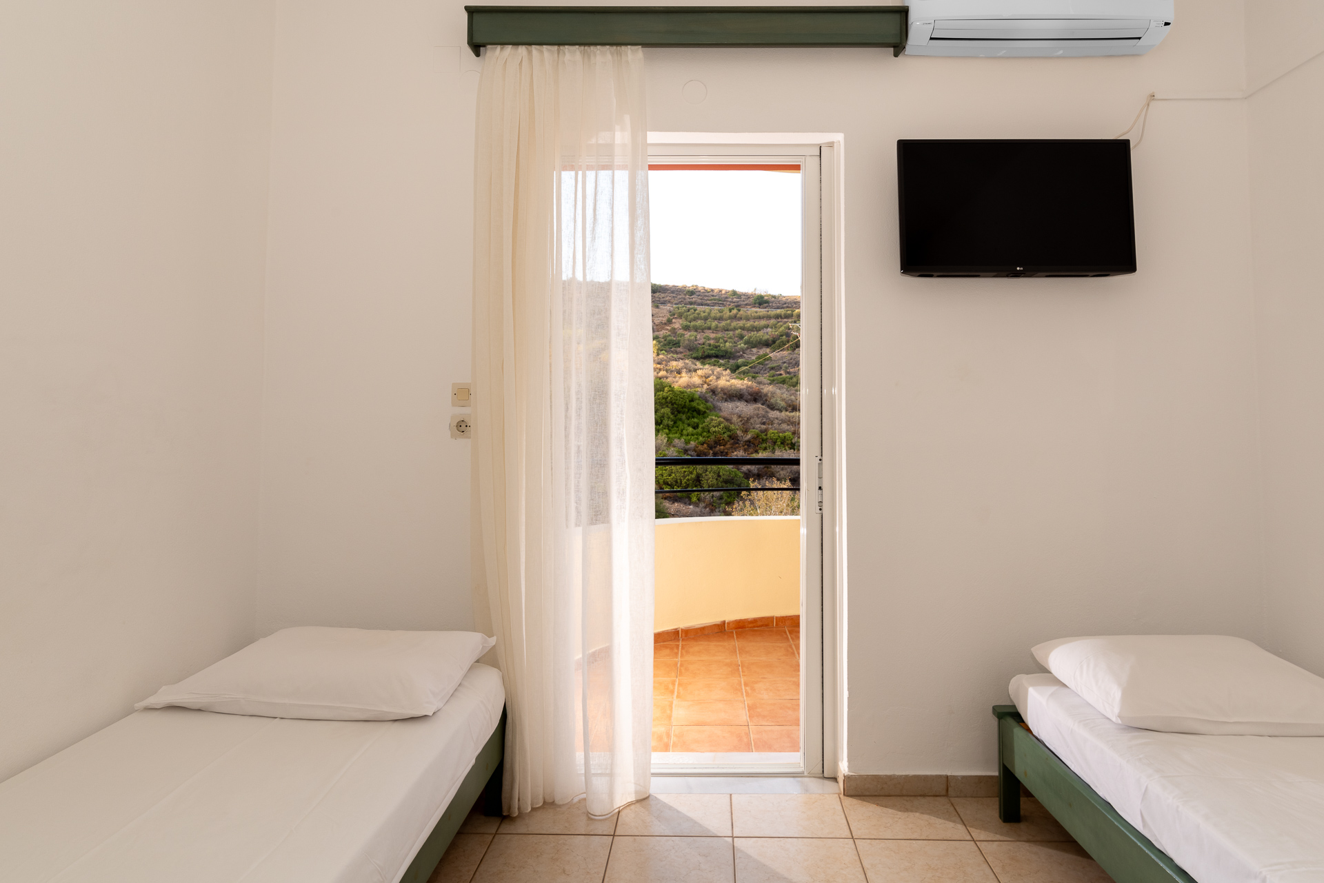 Elpis Studios And Apartments 16/50