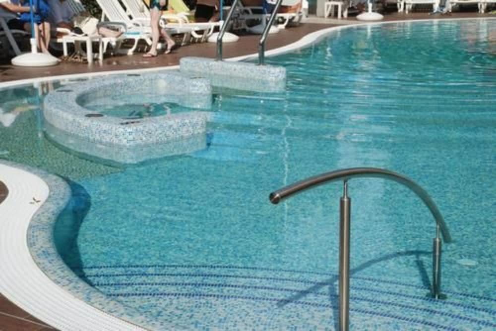 Hotel Bisesti 25/50