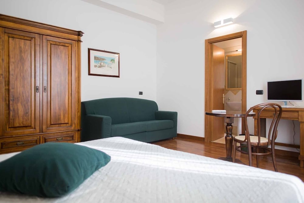 Hotel La Piazzetta 12/50
