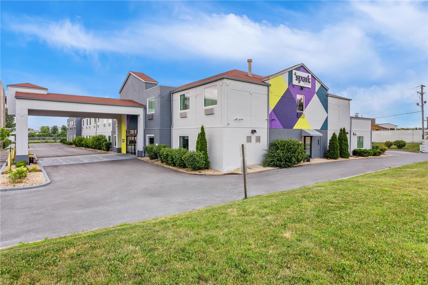 Spark by Hilton Oak Forest 44/48