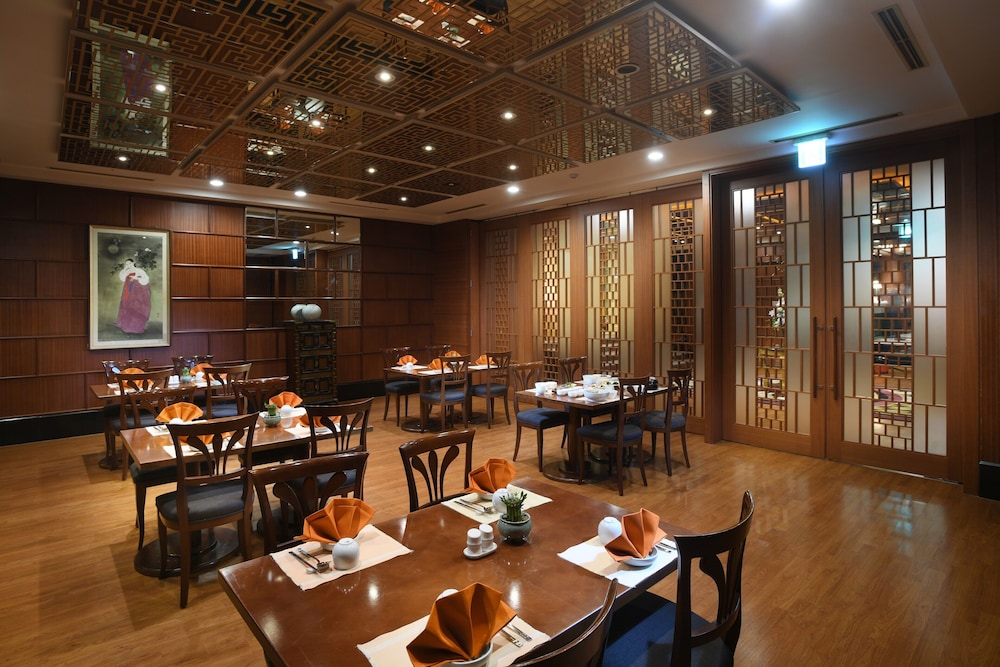 Jeju Oriental Hotel & Casino 49/65