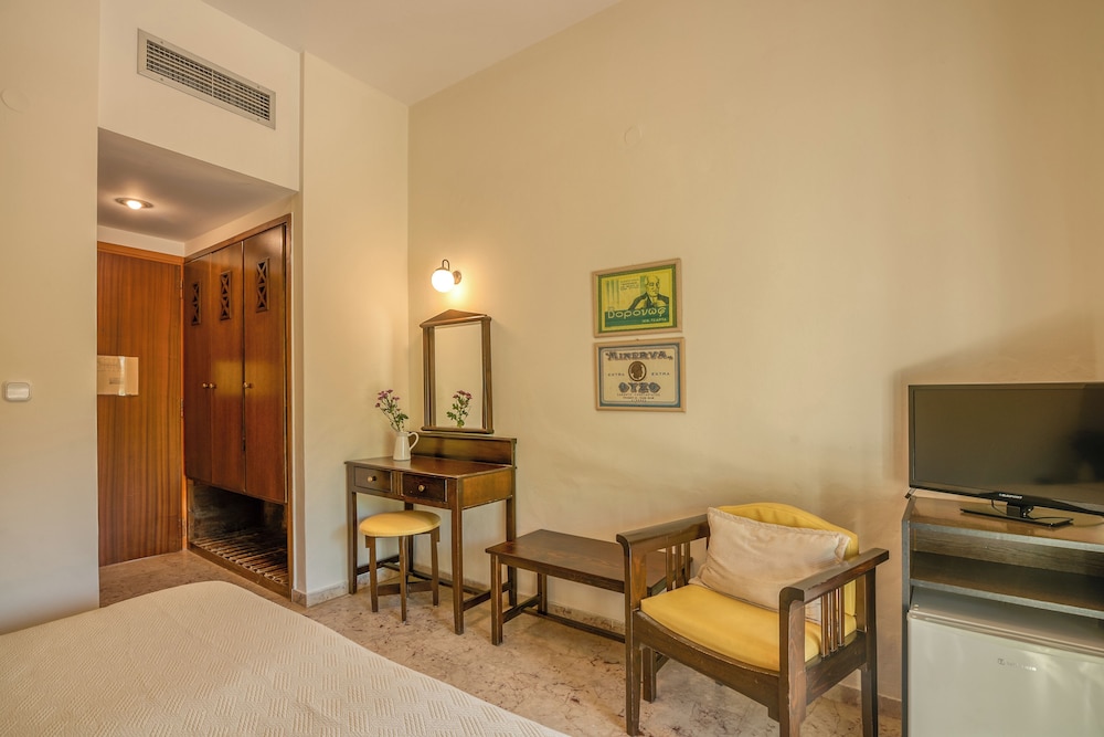 Peli Hotel 33/50