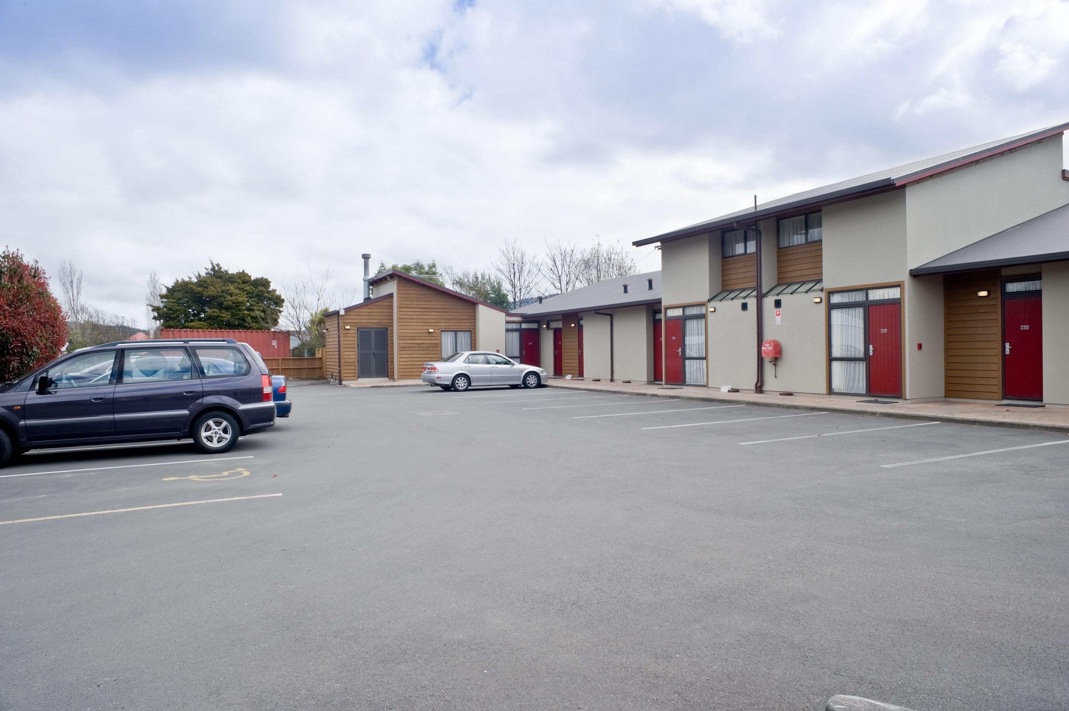 Totara Lodge 37/37