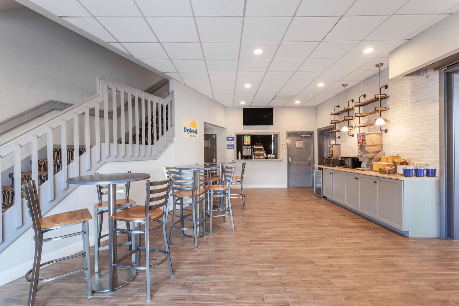Days Inn Suites By Wyndham Lancaster Amish Country 17/28
