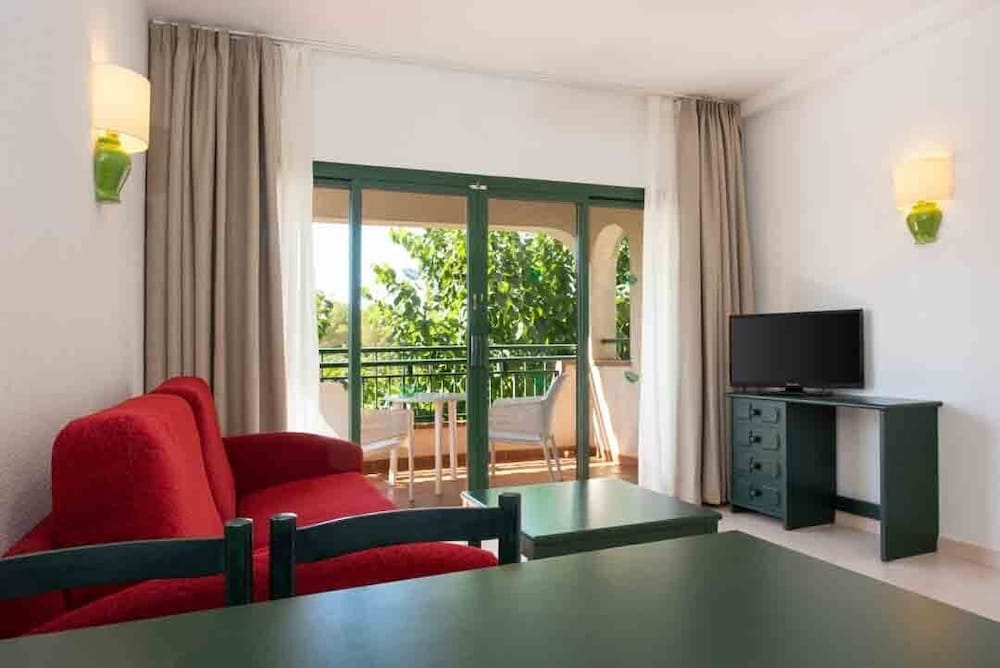 Valentin Son Bou Hotel Apartments 67/85