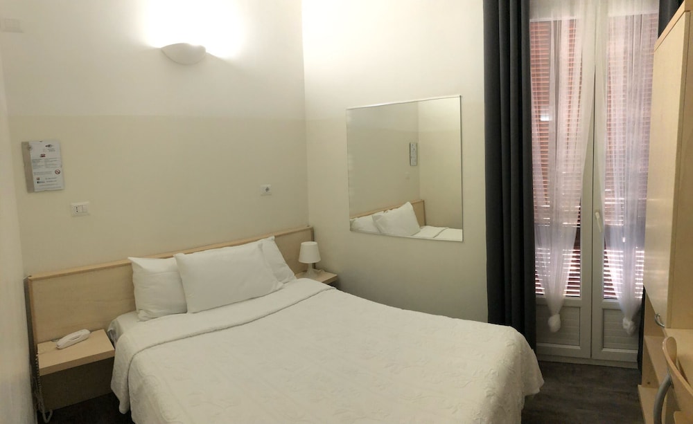 Azur Hotel 16/59