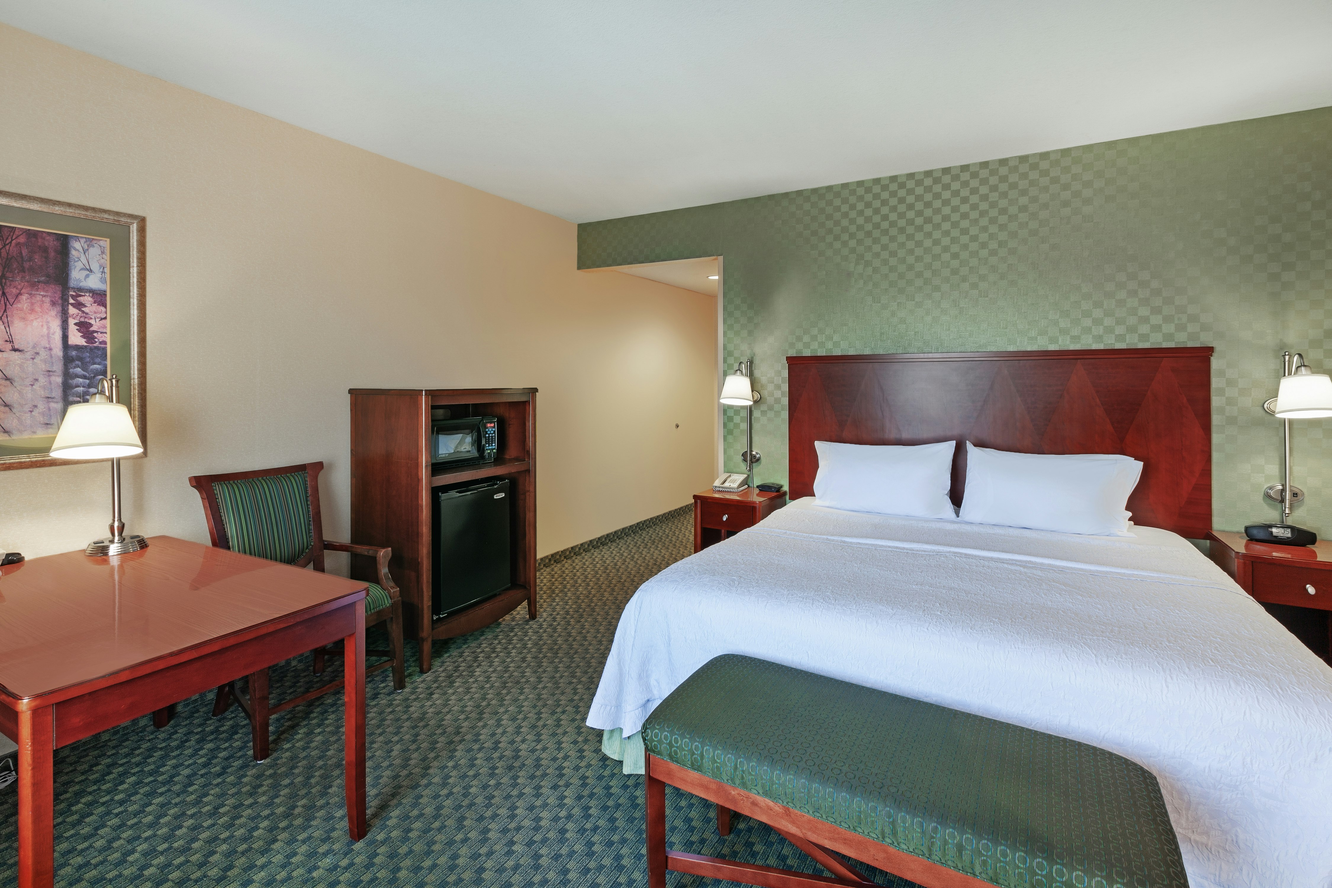 ROOM, KING BED