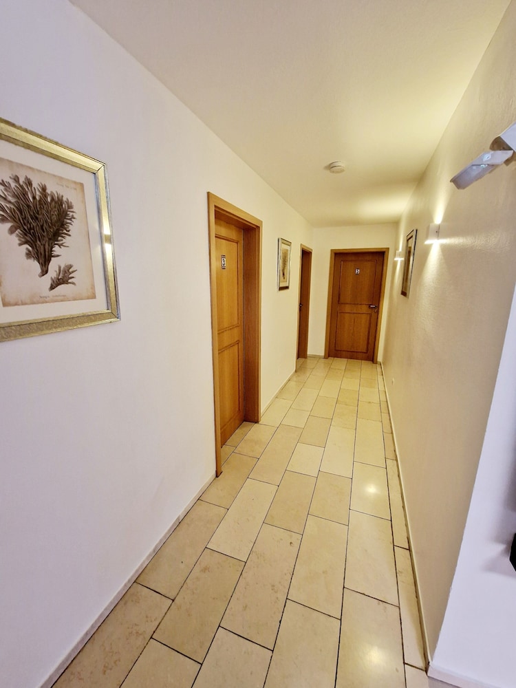 Hotel Rheintal 33/49