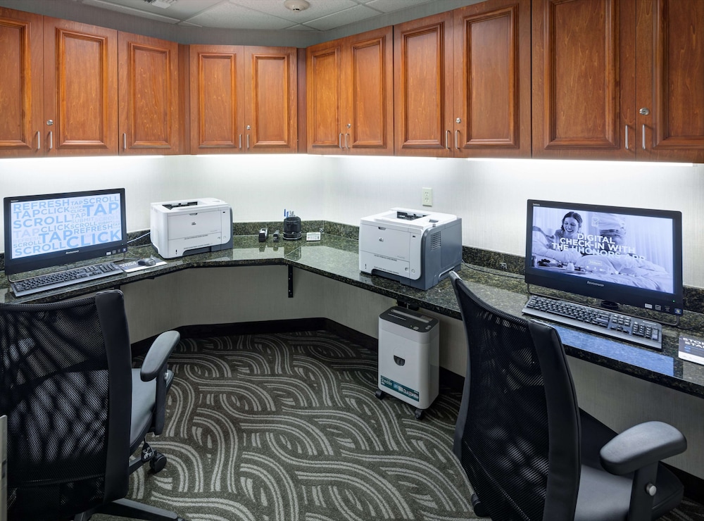 Hampton Inn And Suites Tulare 26/60
