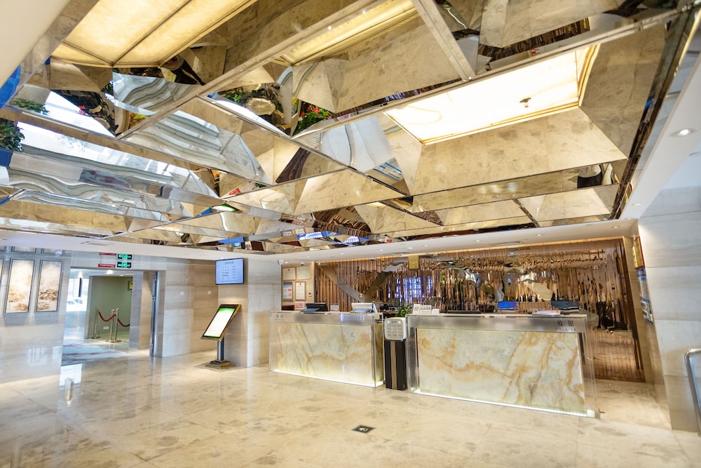 L Hotel Changsheng 52/62