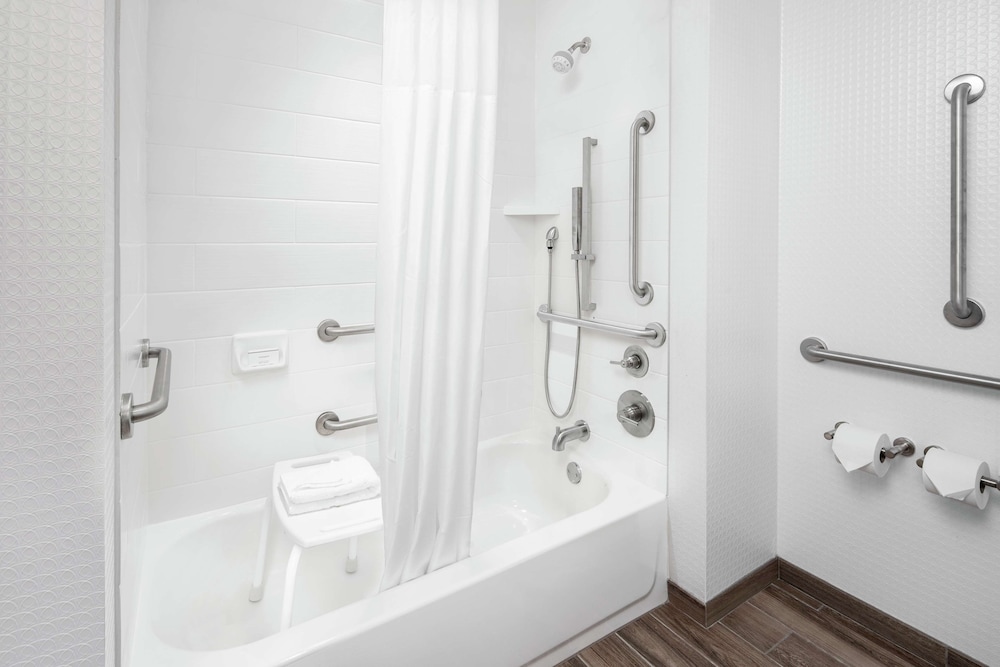 Hampton Inn & Suites Bridgeview Chicago 8/41