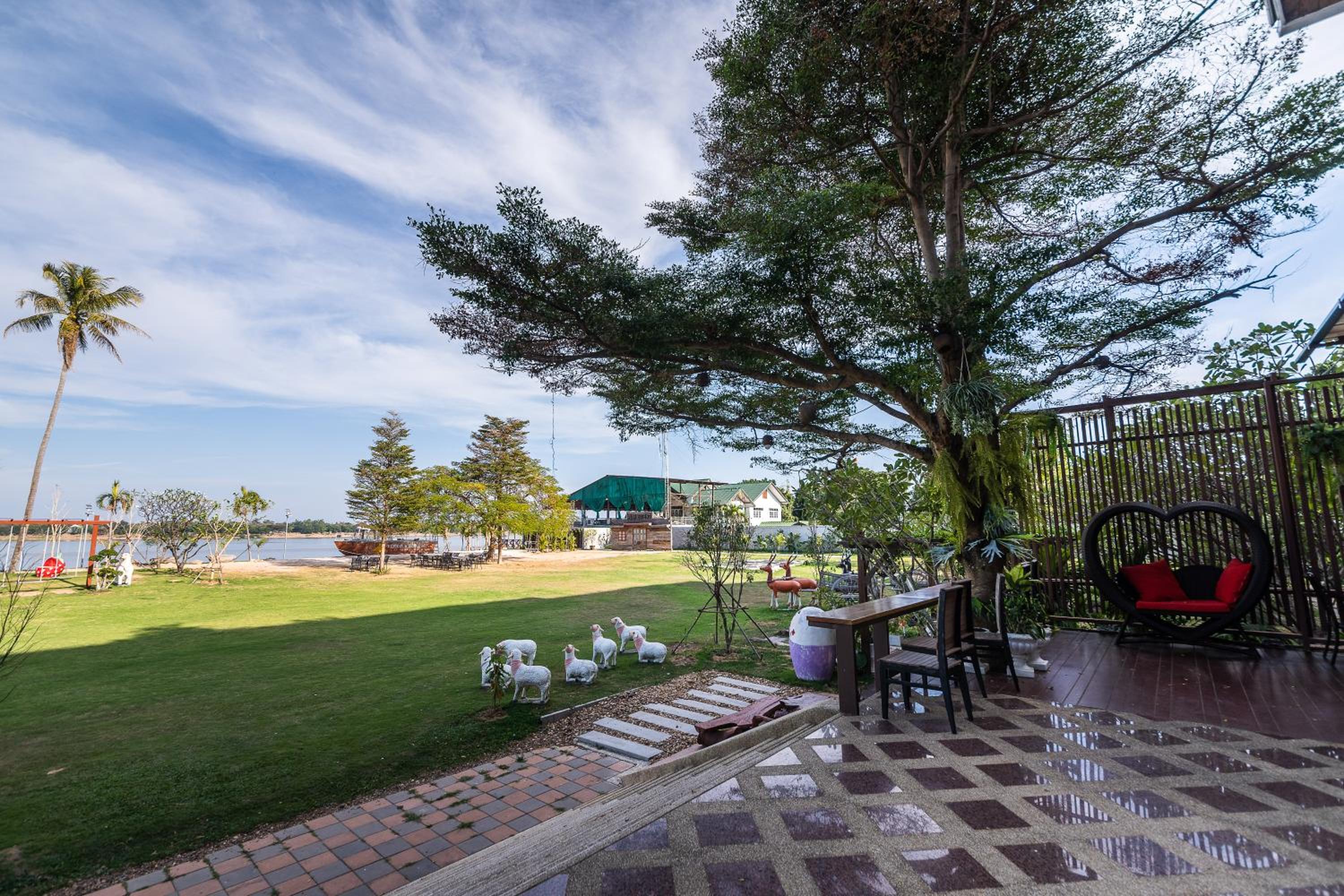 Vieng Khong Hotel 85/100