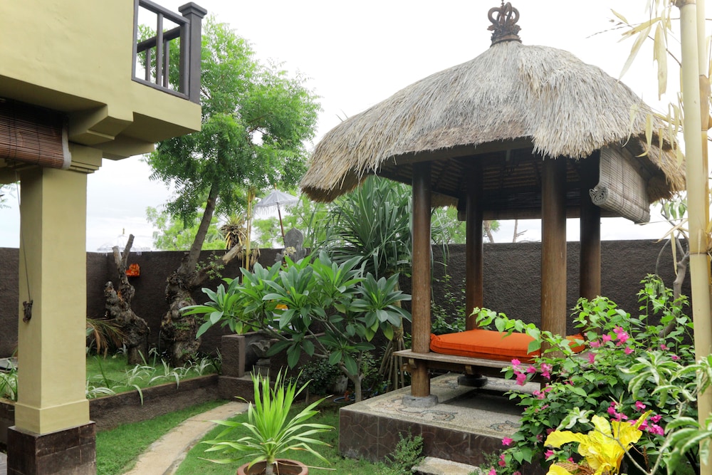 Pondok Mimpi Tulamben 54/55