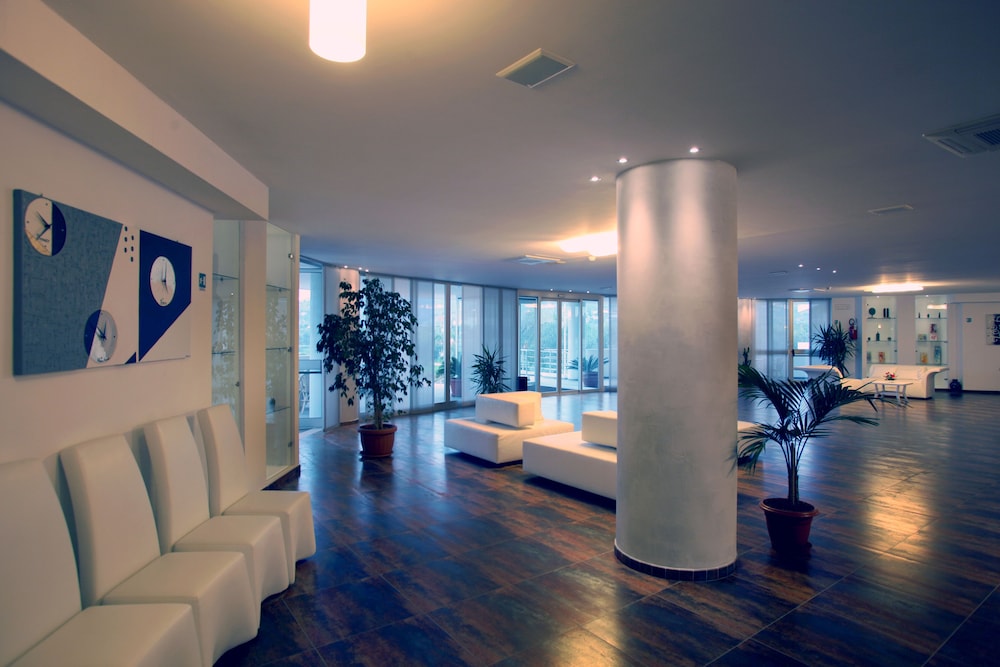 Sciali Hotel 24/50