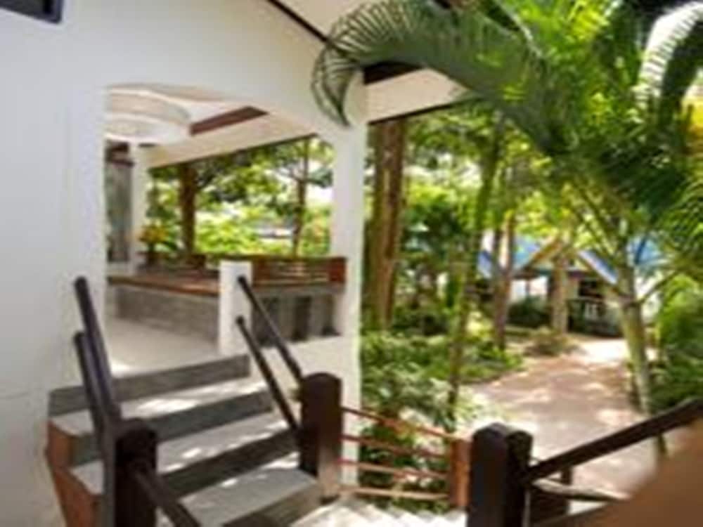 Sunshine Beach Resort 14/100