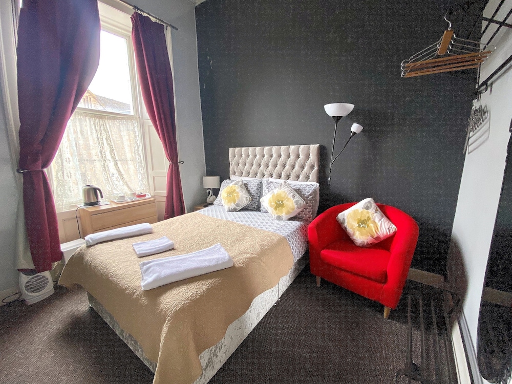 16 PILRIG GUEST HOUSE 52/60
