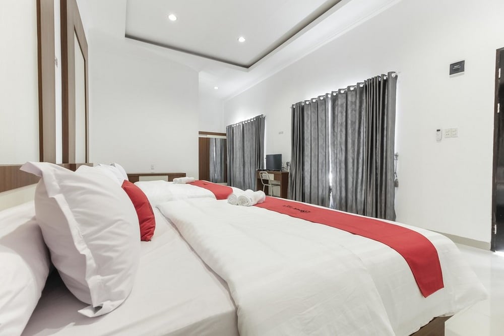 RedDoorz Premium @ Setiabudi Medan 12/22