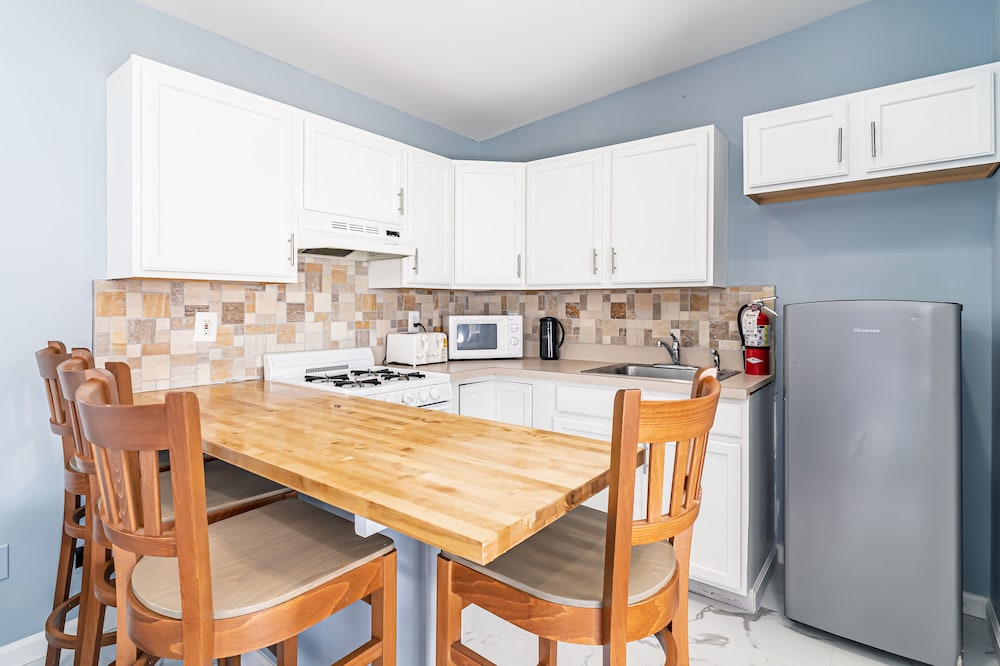 Boardwalk Sand & Surf Inn Oceanfront 39/55