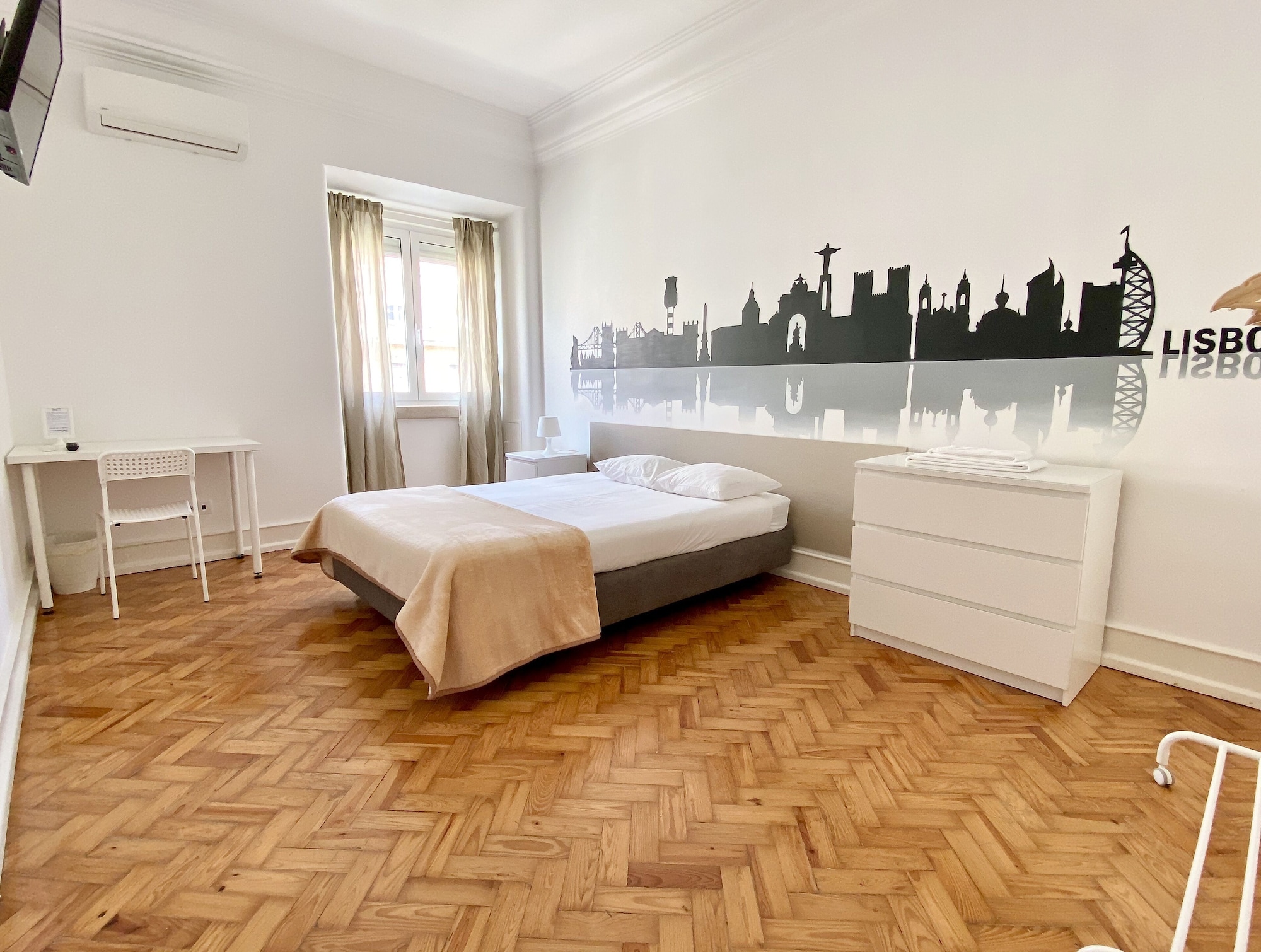 شقة كلاسيكية بسريرين مزدوجين بـ5 غرف نوم مع أريكة، Home Out Rooms and Apartments 3/9