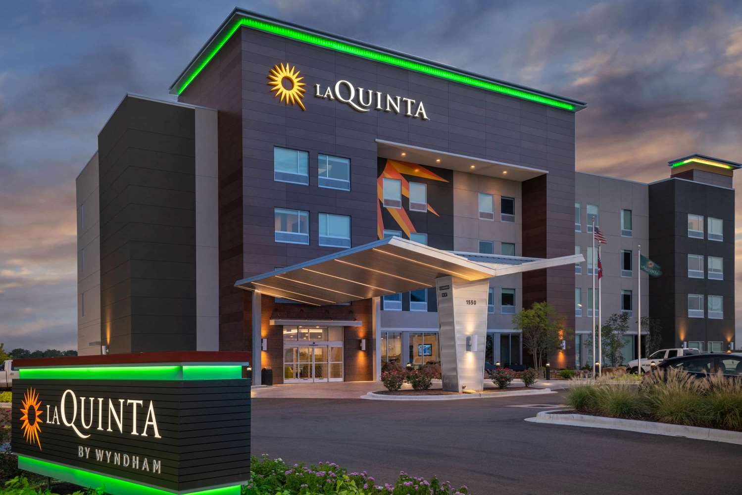 La Quinta Inn And Suites by Wyndham West Memphis 2/24