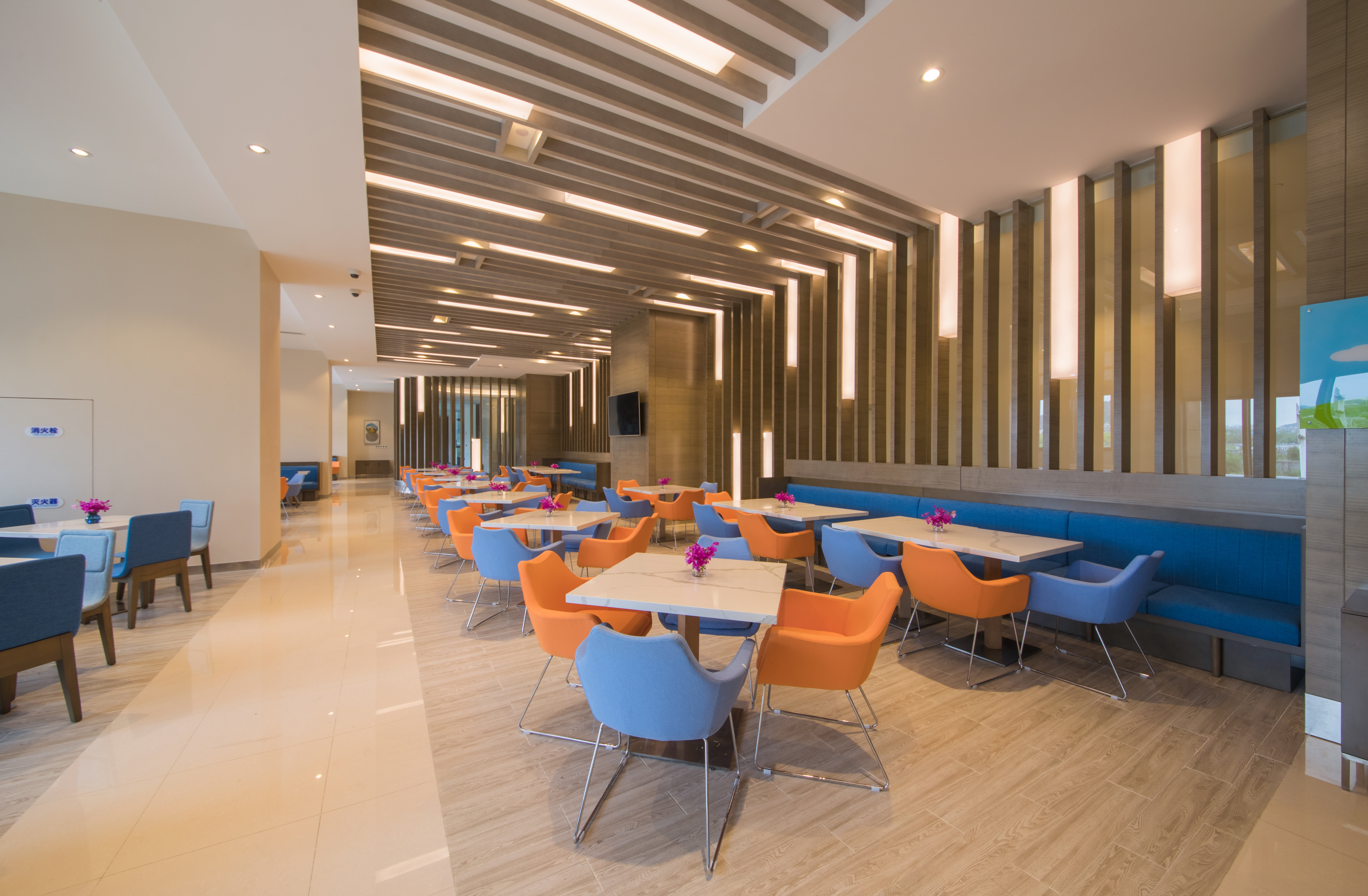 HOLIDAY INN EXPRESS GUIAN YUNGU 35/48
