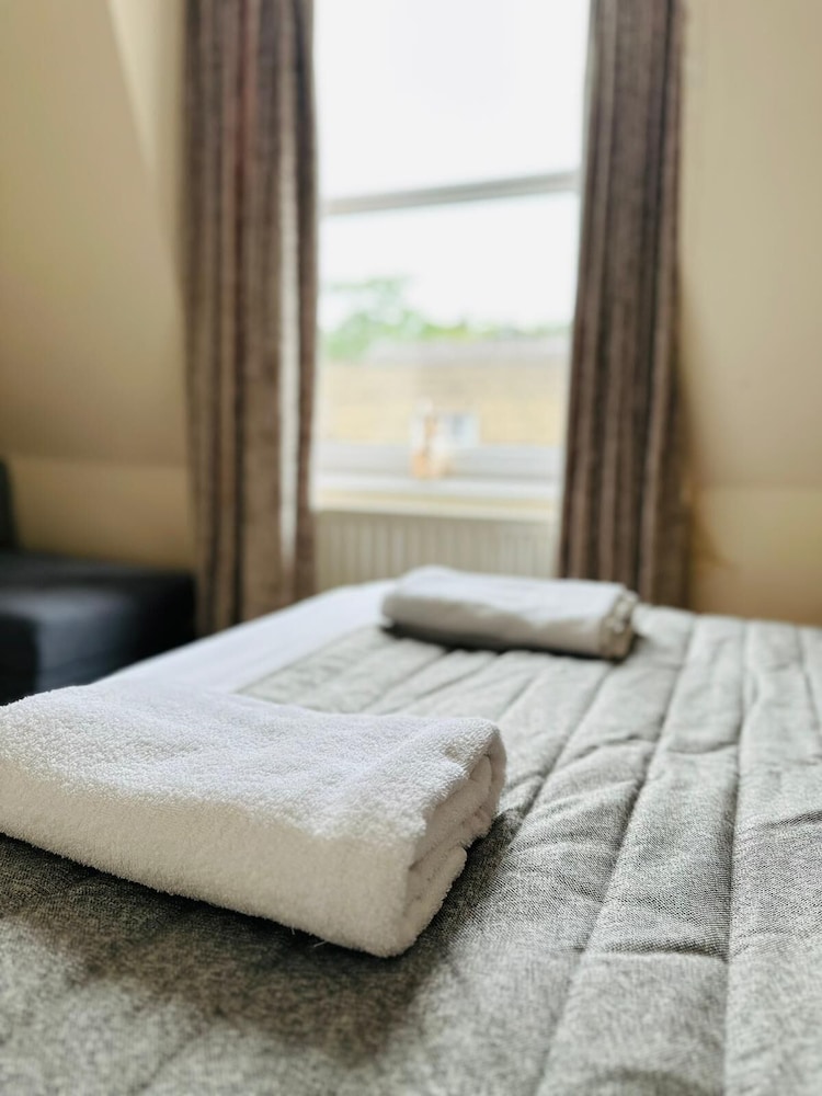 Regent Hotel 8/50