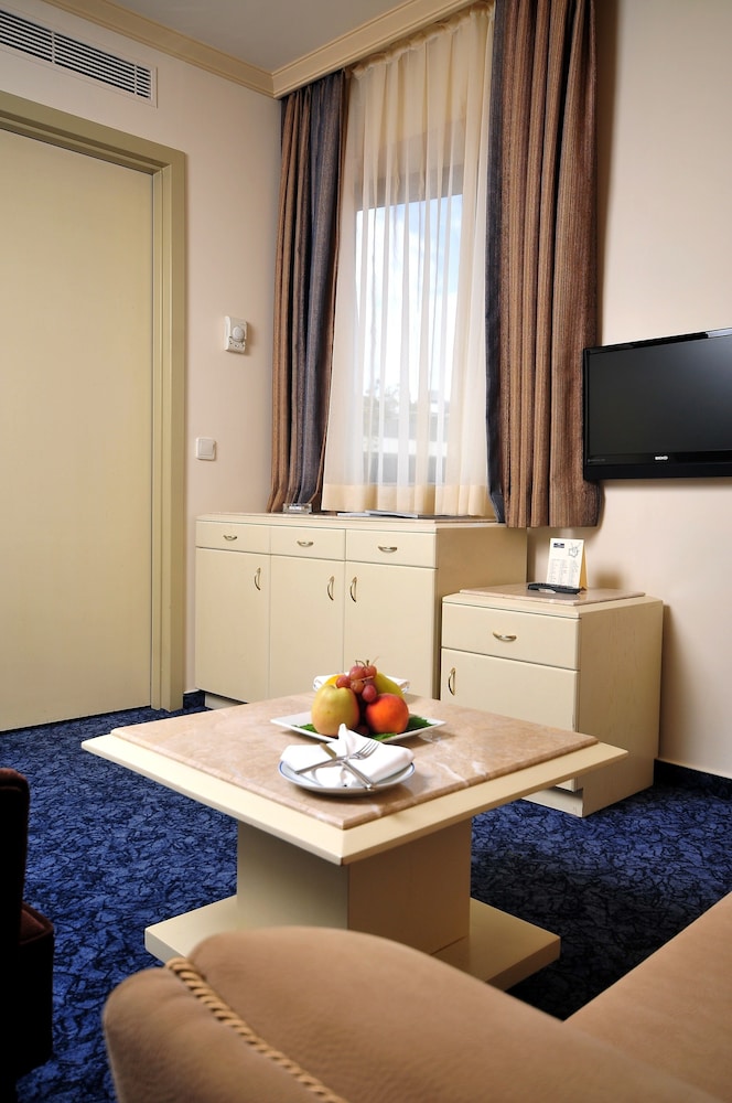Class Hotel 31/50