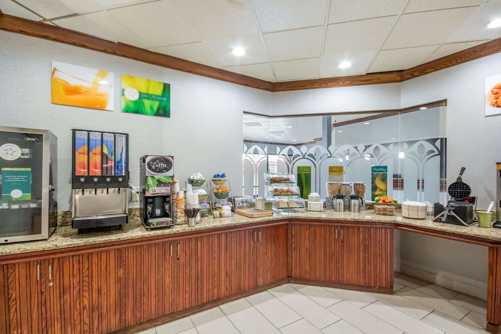 Quality Inn & Suites Kansas City - Independence I-70 East 29/34