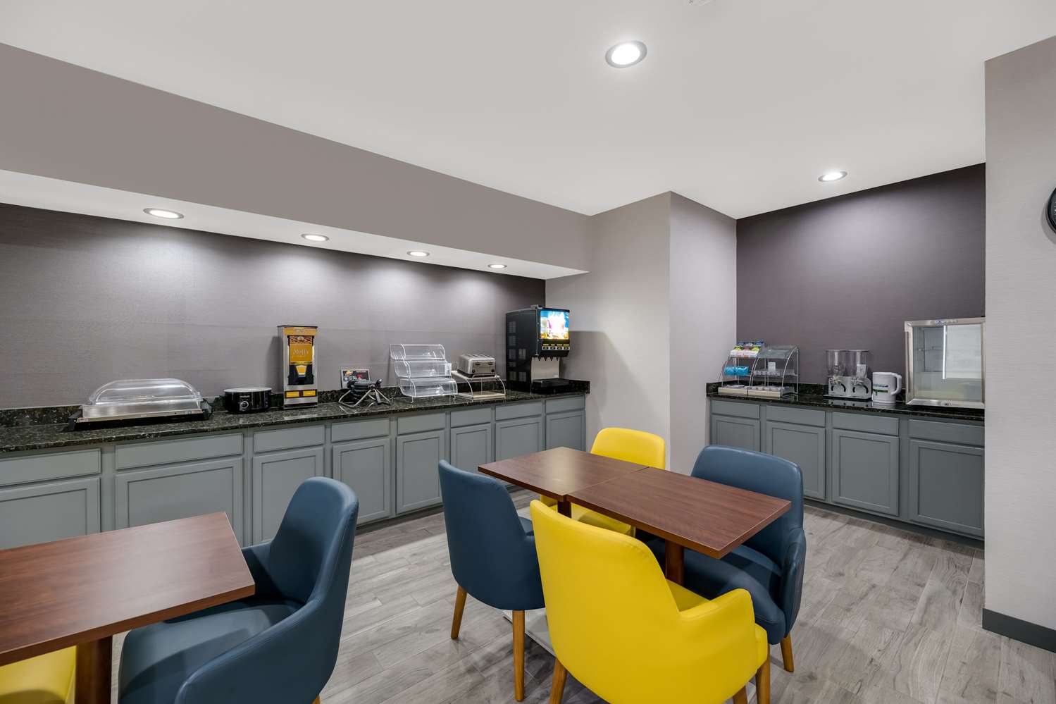 Quality Inn Suites Artesia 20/27