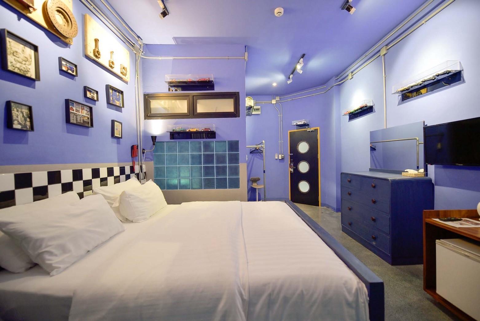 PREMIER, DELUXE, DOUBLE BED