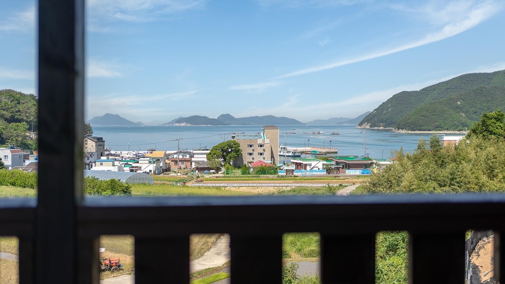 Geoje Gaonara Pension 45/50