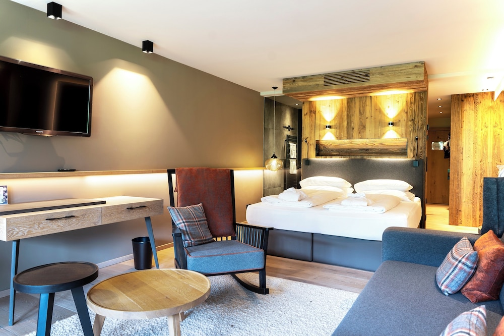 Superior, Double Bed, Mountain View, Sofa, Terrace