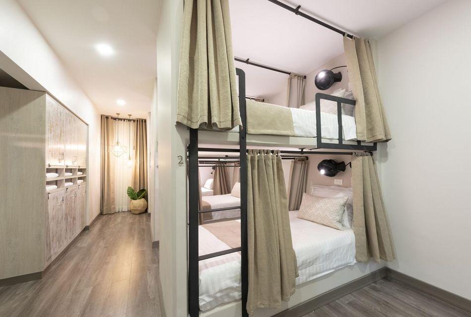 Female Dorm, 6 People