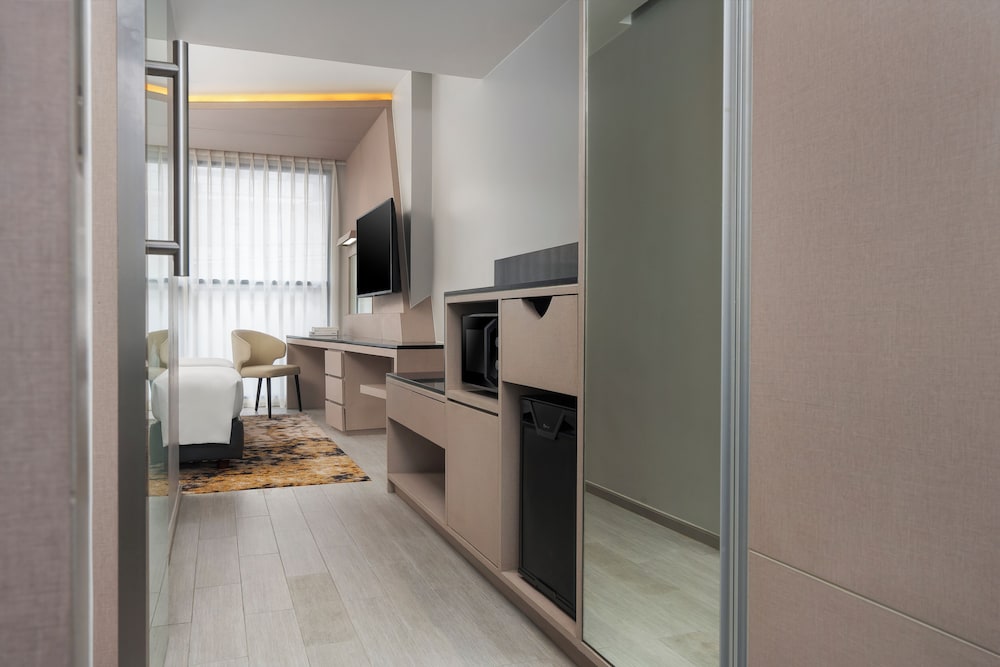 Hyatt Place Bangkok Sukhumvit 1 15/50