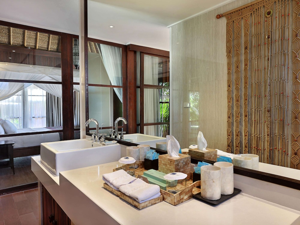 Novotel Lombok Resort and Villas 66/80