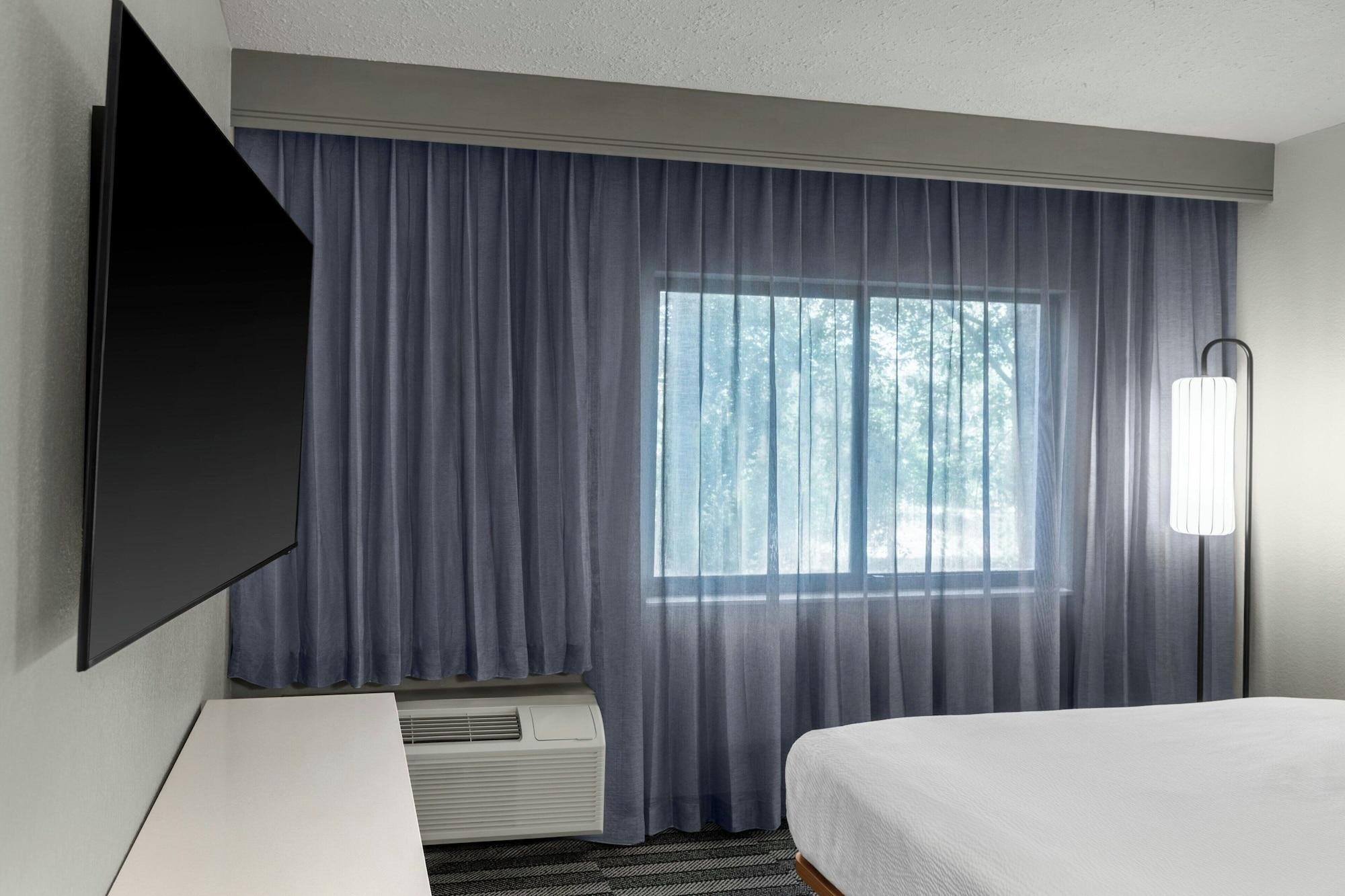 1 Bedroom, Suite, Balcony