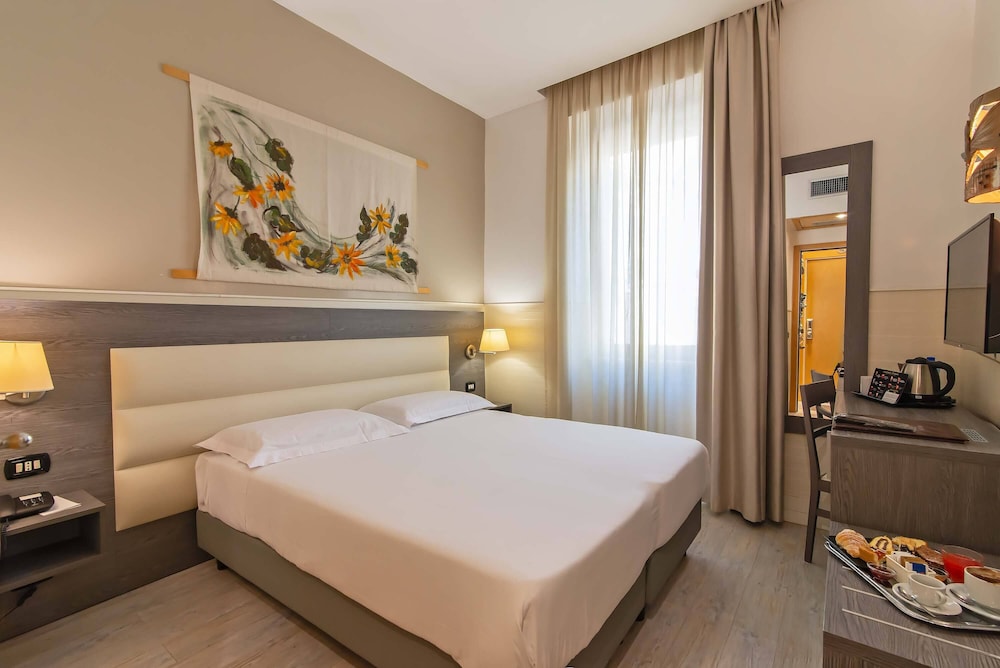 Hotel Aphrodite 16/48