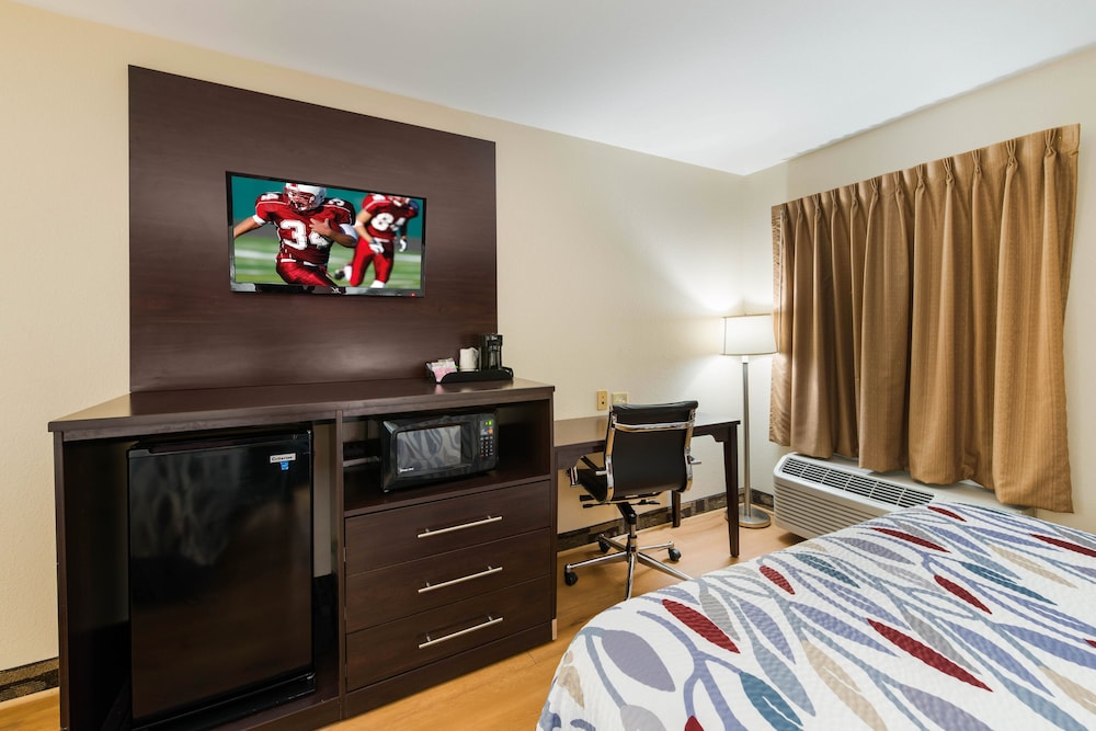 Econo Lodge Inn & Suites Monee 19/59