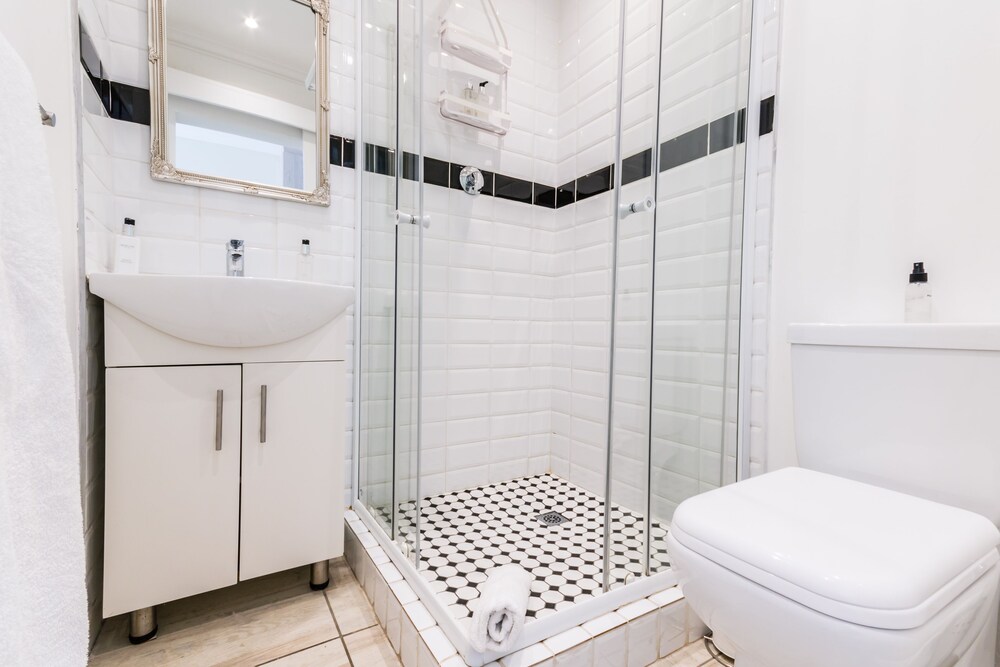 Micro Room, Studio 1, Vesper Apartments 7/10