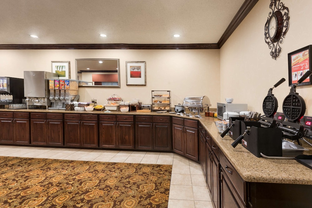 Country Inn & Suites by Radisson, Asheville - Outlet Mall 34/36
