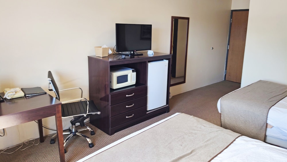 Magnuson Hotel Ironwood 36/40