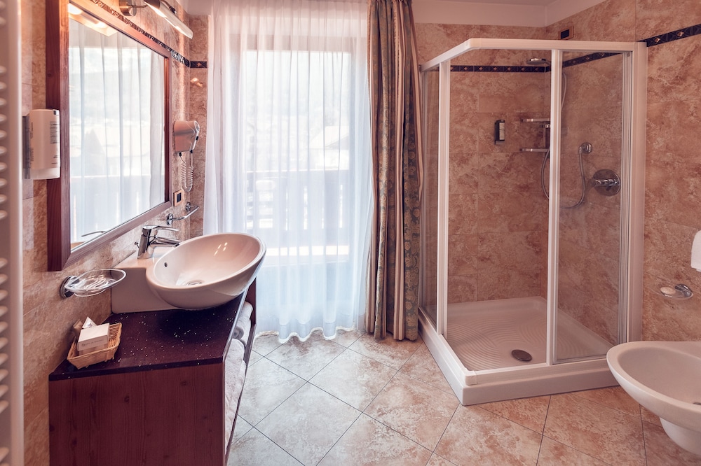 ADLER MERYEM wellness hotel 60/63