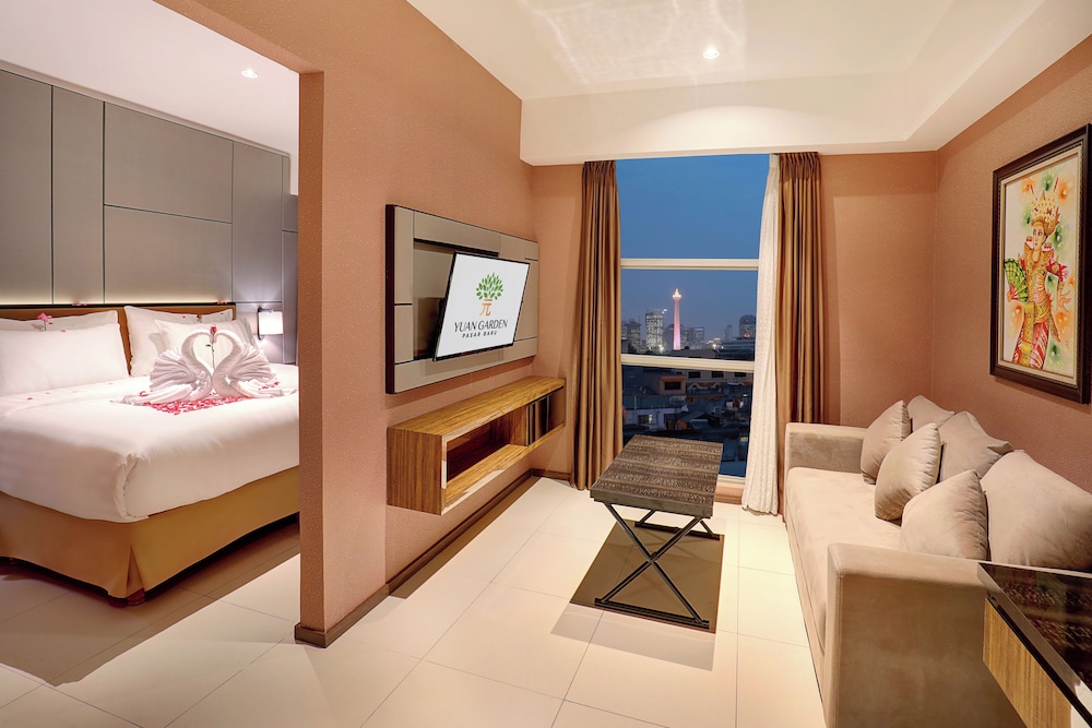 Club, King Bed, City View, Yuan Garden Pasar Baru 2/4