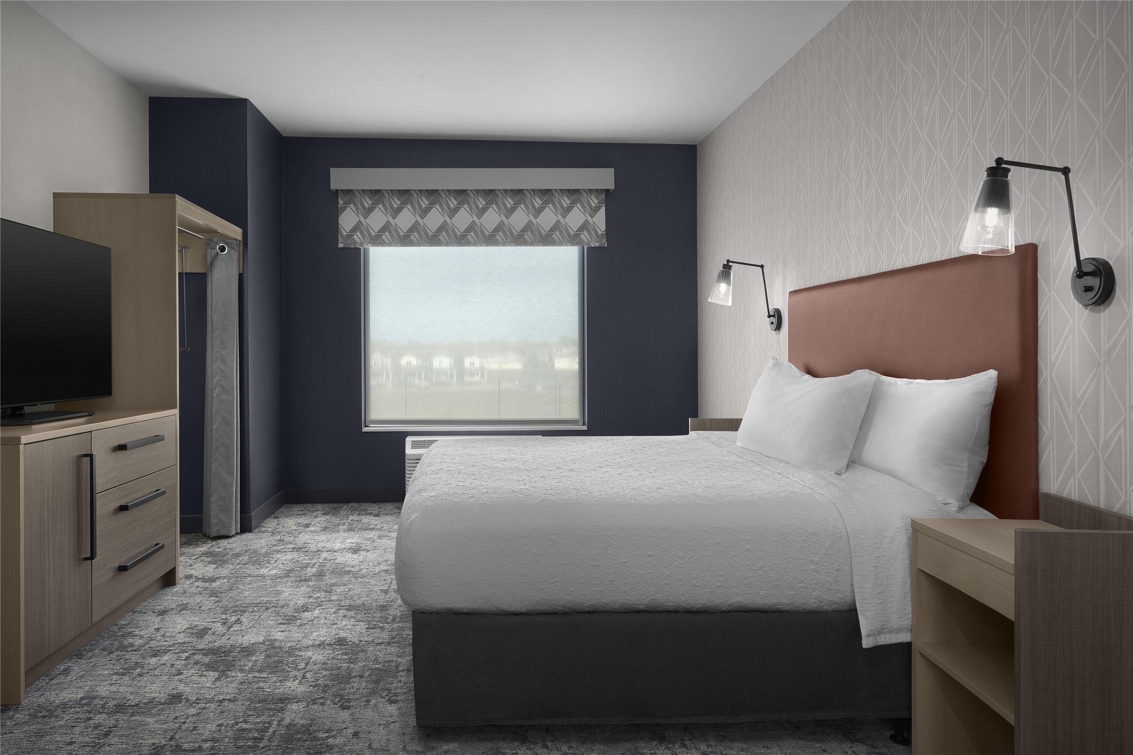 1 Bedroom, Suite, King Bed, Bathtub, Accessible