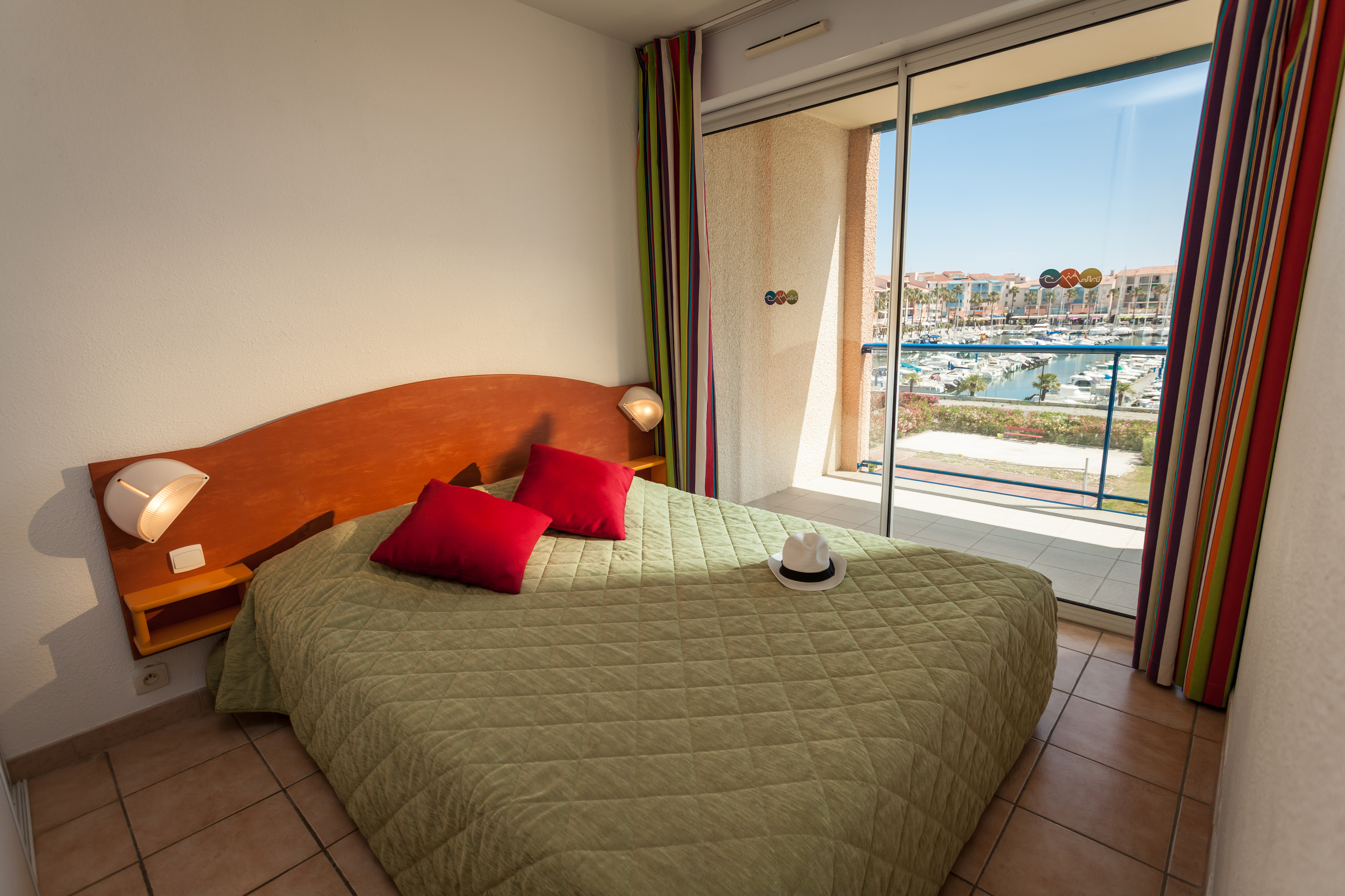 2 Bedrooms, Apartment, Harbour Side