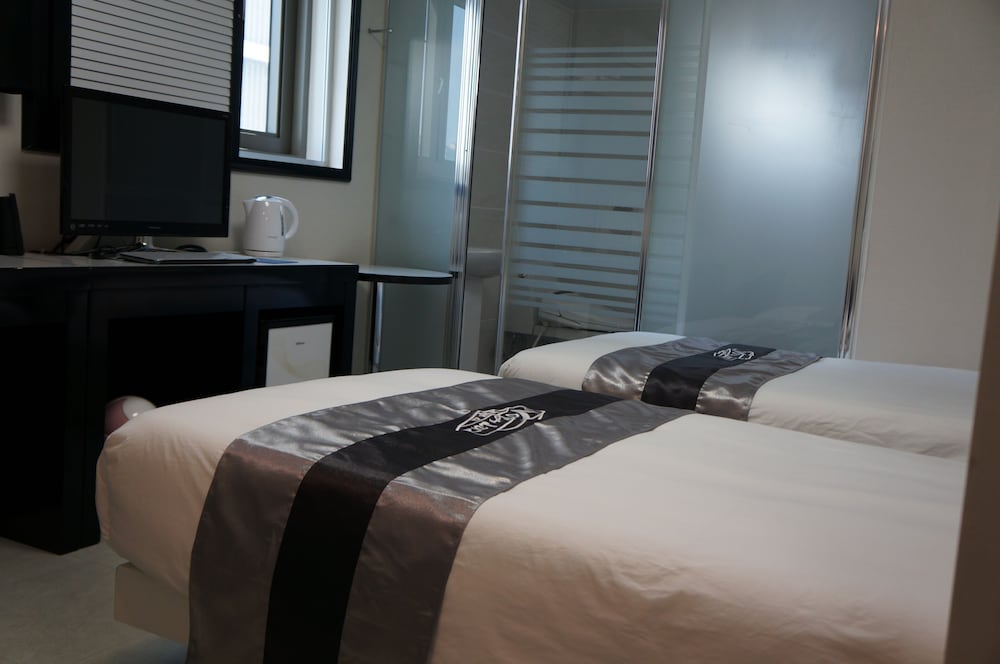Novaluz Tourist Hotel 7/23