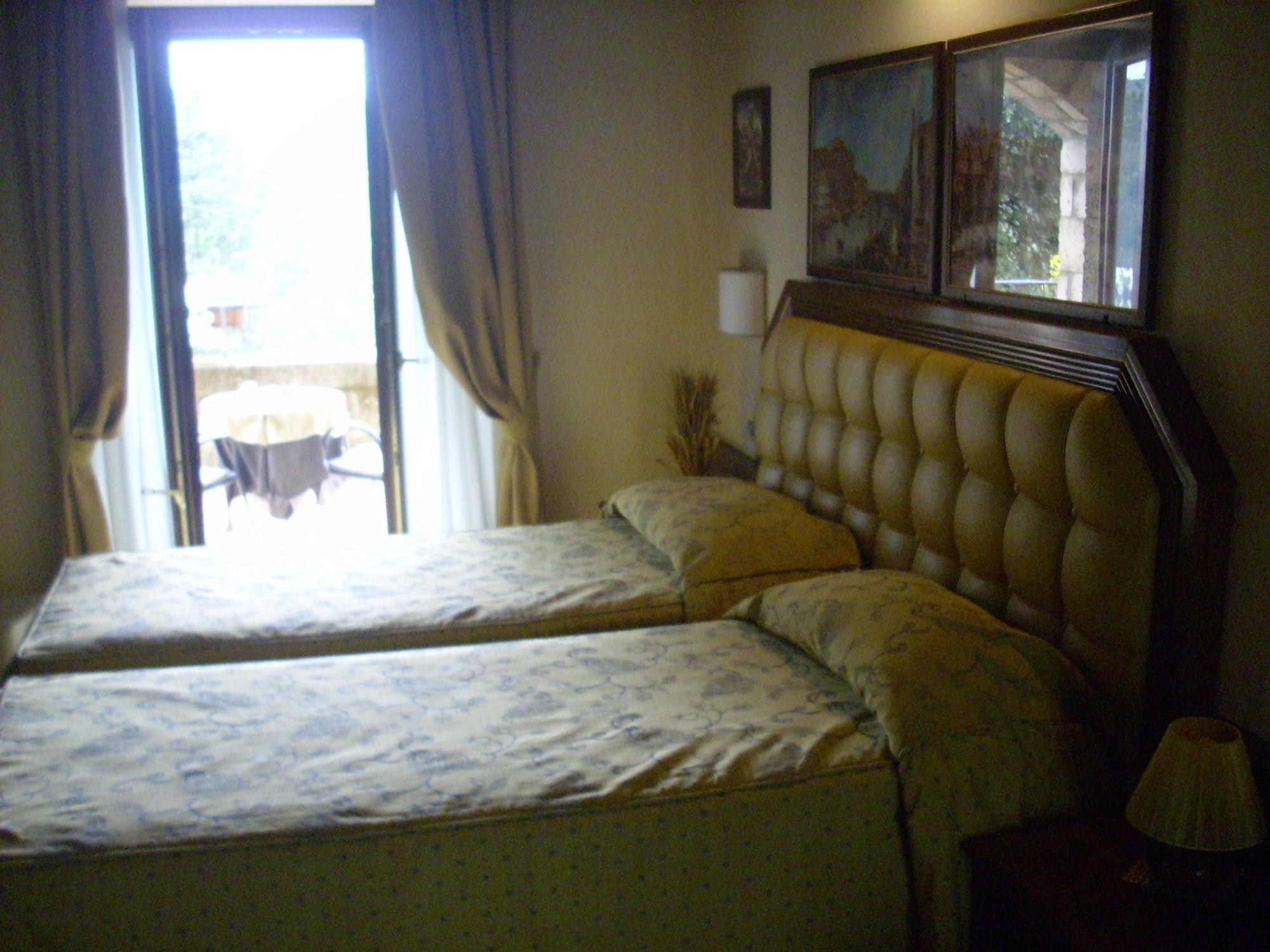 Room, Triple, 1 Double and 1 Single Bed, Valley View