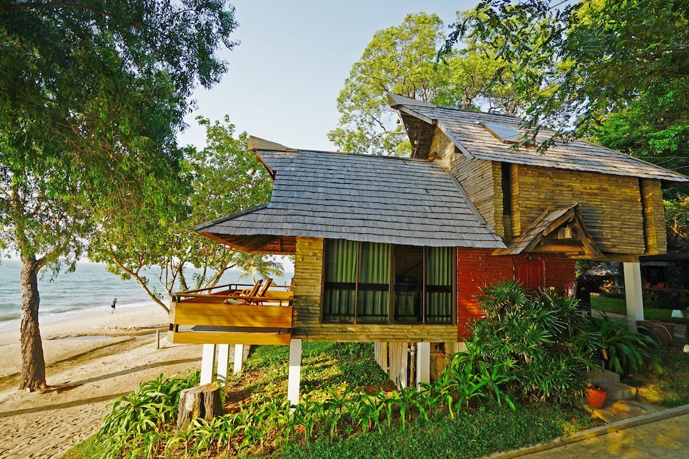 Sunset Park Resort And Spa 6/75