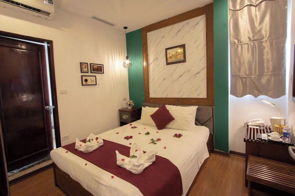 NT Elysian Hotel 15/76