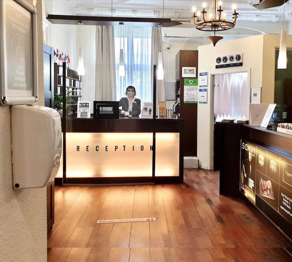 Upper Room Hotel 3/73